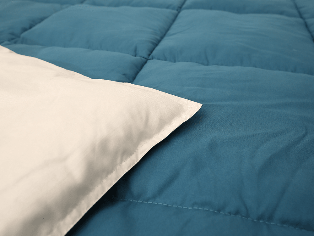 Çift çift renkli polyester yorgan